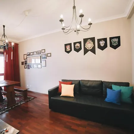 Guest Harry Potter Flat With Parking Apartment